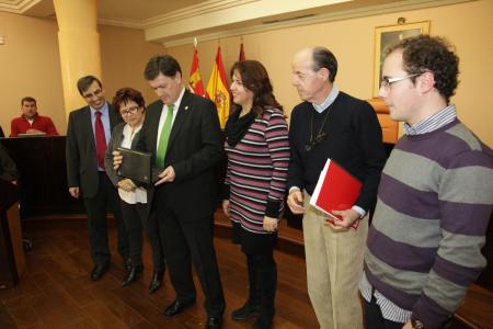 Imagen La Diputación realiza una nueva convocatoria de subvenciones para dotar de ordenadores portátiles a los Ayuntamientos