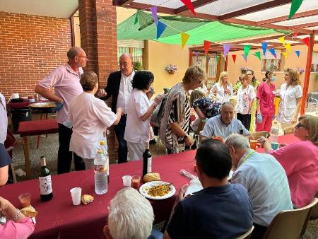 Imagen Las residencias dependientes de la Diputación terminan de festejar sus Días de la Familia con la celebración en La Alameda de Nava de la Asunción