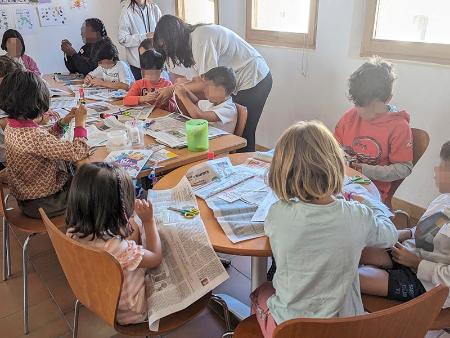 Imagen Los menores de Navas de Riofrío juegan sin pantallas para inaugurar los talleres de 'Enreda en verde' de la Diputación